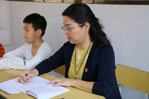 書記校長齊聽課 勠力同心促“雙減”——記贛州市鐵路小學書記校長聽課日活動